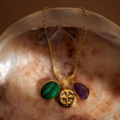 Pendentif MEDAILLON TRÈFLE 14 Pendentif MEDAILLON TRÈFLE -Bijouxe Legant Magasin 02880066 157 TU M4